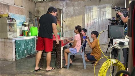 Sa kamay ni papa .